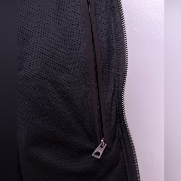 Guess Jacket For Men Size Xs - Picture 15 of 15